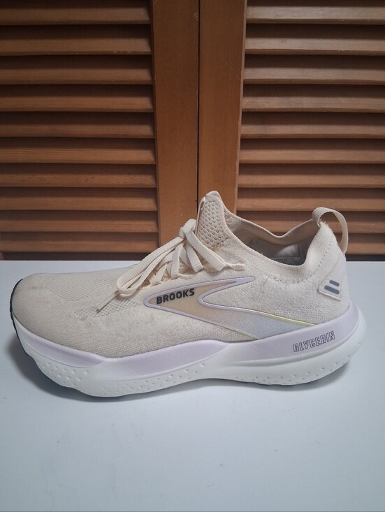 Brooks Shoes - Brooks Glycerin StealthFit 21 Light Cream Women's Runnung Shoe * Size: 8.5